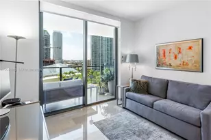 68 SE 6th St, Miami, FL 33131 - Photo 9