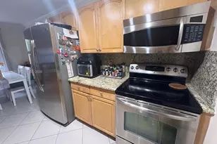 4402 NW 5th Ave, Deerfield Beach, FL 33064 - Photo 9
