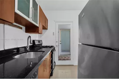 320 85th St #4, Miami Beach, FL 33141 - Photo 5