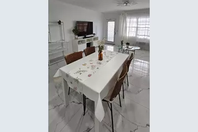 340 S Oakridge  S #340, Deerfield Beach, FL 33442 - Photo 3