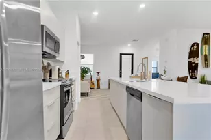 7819 NW 104th Ave, Doral, FL 33178 - Photo 23