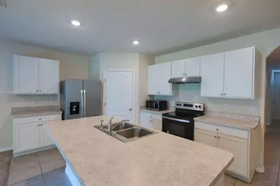 660 Cotulla Dr, Kissimmee, FL 34758 - Photo 3