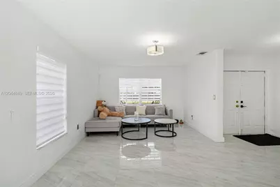 16546 SW 103rd Ln, Miami, FL 33196 - Photo 3