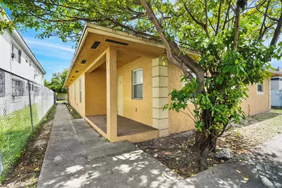 812 NW 70th St, Miami, FL 33150 - Photo 3
