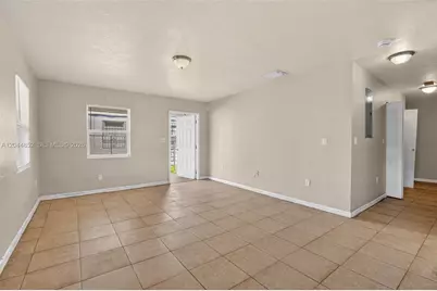 812 NW 70th St, Miami, FL 33150 - Photo 13