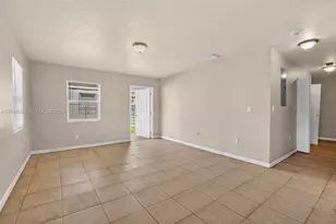 812 NW 70th St, Miami, FL 33150 - Photo 13
