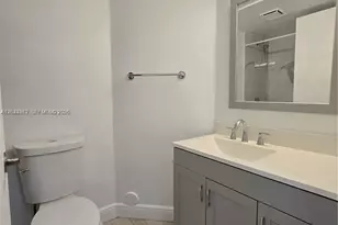 2890 N Oakland Forest Dr, Oakland Park, FL 33309 - Photo 13