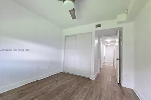 2890 N Oakland Forest Dr, Oakland Park, FL 33309 - Photo 11