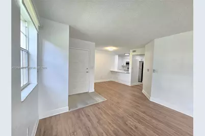 2890 N Oakland Forest Dr #102, Oakland Park, FL 33309 - Photo 5