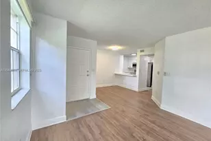 2890 N Oakland Forest Dr, Oakland Park, FL 33309 - Photo 5