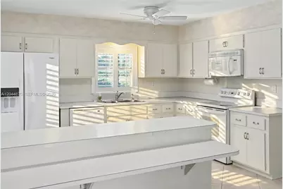 7520 SW 164th St, Palmetto Bay, FL 33157 - Photo 9