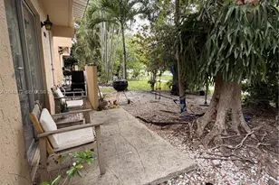 8925 NE 4th Avenue Rd, Miami Shores, FL 33138 - Photo 11
