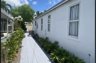 81 NW 44th St, Miami, FL 33127 - Photo 13