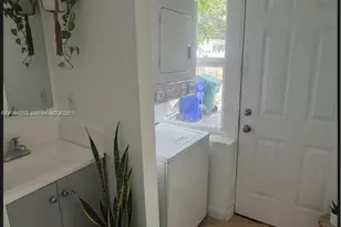 81 NW 44th St, Miami, FL 33127 - Photo 11