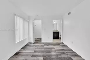 2341 NW 33rd St, Oakland Park, FL 33309 - Photo 21