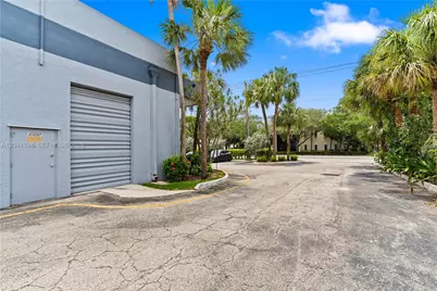 10297 NW 46th St #1A, Sunrise, FL 33351 - Photo 3