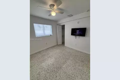 560 NW 1st St #7, Miami, FL 33128 - Photo 13