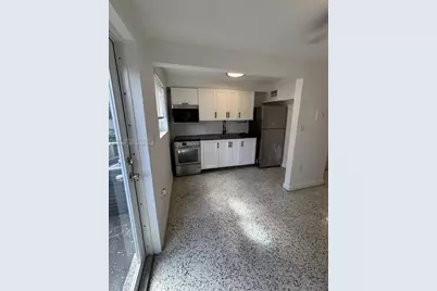560 NW 1st St #7, Miami, FL 33128 - Photo 9