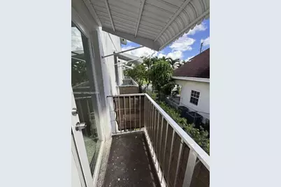 560 NW 1st St #7, Miami, FL 33128 - Photo 11
