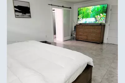 6324 NW 201st Ln, Hialeah, FL 33015 - Photo 17