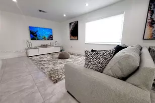 6324 NW 201st Ln, Hialeah, FL 33015 - Photo 13