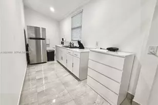 947 NE 149th St, Miami, FL 33161 - Photo 27