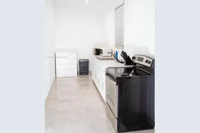 947 NE 149th St, Miami, FL 33161 - Photo 39
