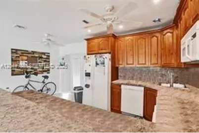 1061 NE 26th Ave #1061, Pompano Beach, FL 33062 - Photo 3
