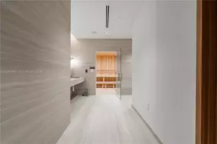 2411 Laguna Cir, Miami, FL 33181 - Photo 43