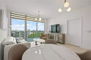 2411 Laguna Cir, Miami, FL 33181 - Photo 9