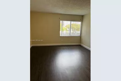 731 N Pine Island Rd #305, Plantation, FL 33324 - Photo 5