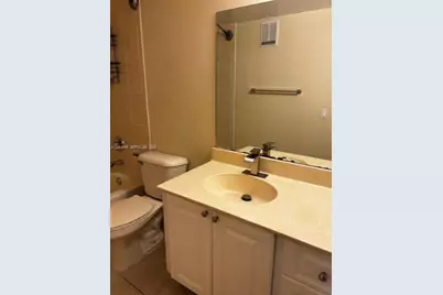 731 N Pine Island Rd #305, Plantation, FL 33324 - Photo 13