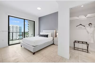 239 SW 9th St #1801, Miami, FL 33130 - Photo 5