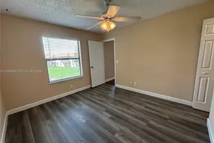 21909 Lake Forest Cir, Boca Raton, FL 33433 - Photo 7