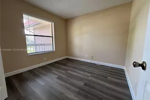 21909 Lake Forest Cir, Boca Raton, FL 33433 - Photo 11