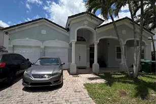 8208 SW 166th Pl, Miami, FL 33193 - Photo 1