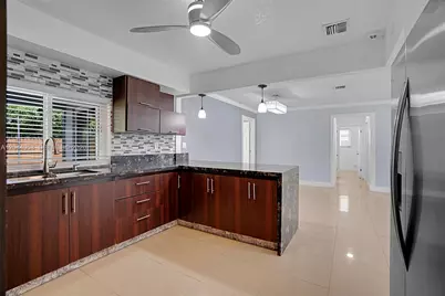 8891 NW 11th St, Pembroke Pines, FL 33024 - Photo 27