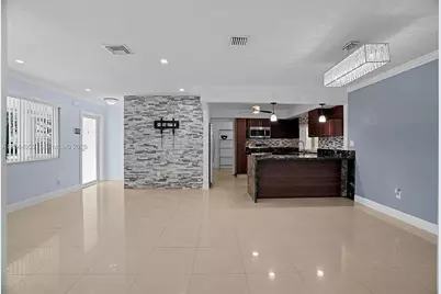 8891 NW 11th St, Pembroke Pines, FL 33024 - Photo 5
