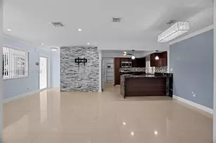 8891 NW 11th St, Pembroke Pines, FL 33024 - Photo 5