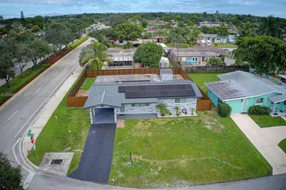 8891 NW 11th St, Pembroke Pines, FL 33024 - Photo 13