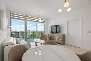 2411 Laguna Cir, Miami, FL 33181 - Photo 9