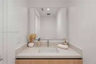 2411 Laguna Cir, Miami, FL 33181 - Photo 19