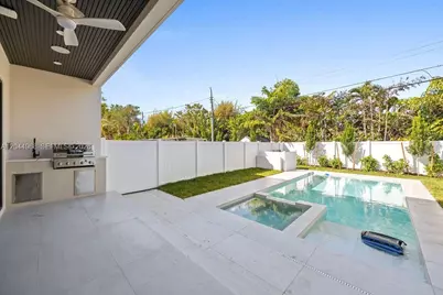 1135 NE 11th Ave, Fort Lauderdale, FL 33304 - Photo 57
