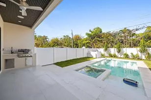 1135 NE 11th Ave, Fort Lauderdale, FL 33304 - Photo 57