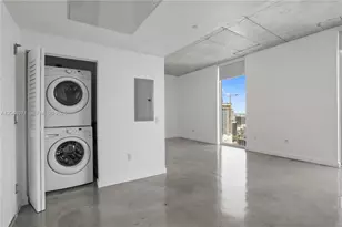 151 SE 1st St, Miami, FL 33131 - Photo 11