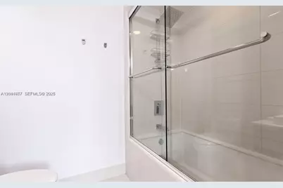 1300 S Miami Ave #3311, Miami, FL 33130 - Photo 15