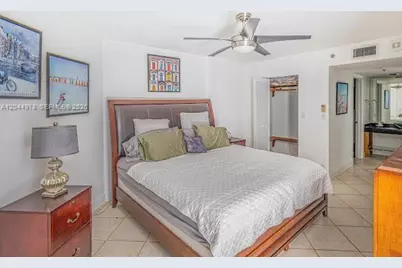 6767 Collins Ave #1608, Miami Beach, FL 33141 - Photo 9