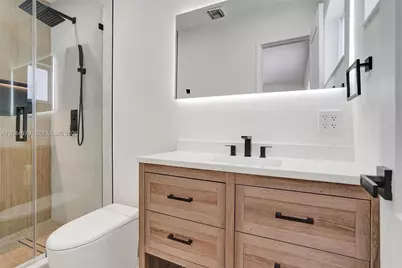 211 SW 64th Ave, Pembroke Pines, FL 33023 - Photo 15