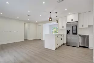 211 SW 64th Ave, Pembroke Pines, FL 33023 - Photo 9