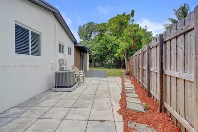 211 SW 64th Ave, Pembroke Pines, FL 33023 - Photo 33